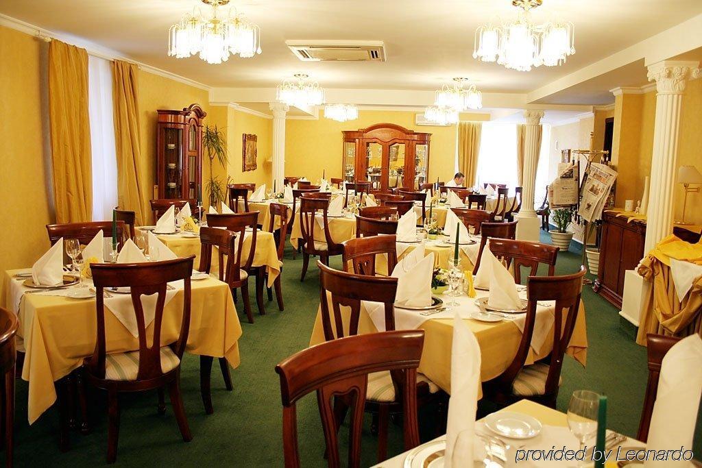 Monte-Nelly Hotel Bucarest Esterno foto