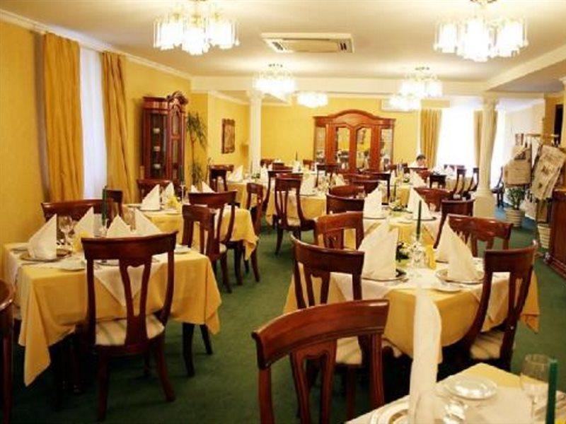 Monte-Nelly Hotel Bucarest Esterno foto
