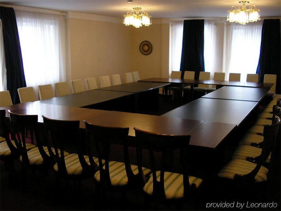 Monte-Nelly Hotel Bucarest Esterno foto