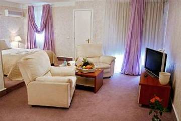 Monte-Nelly Hotel Bucarest Esterno foto